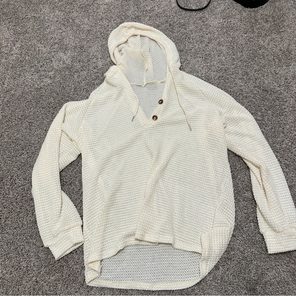 NWOT Cream Waffle Top - Picture 2 of 3